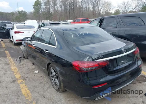 2022 Mercedes-Benz E 350 z USA, uszkodzony, nr VIN W1KZF8DB2NB097137